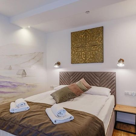 Rezydencja Ornak 5 - Stylowe Apartamenty Z Balkonami I Jacuzzi, 5 Min Pieszo Do Krupowek, Izby Podhalanskie Zakopane Bagian luar foto
